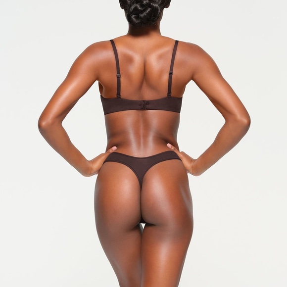 SKIMS- NWT FITS EVERYBODY PUSH-UP DEMI BRA in Expresso - Picture 4 of 6